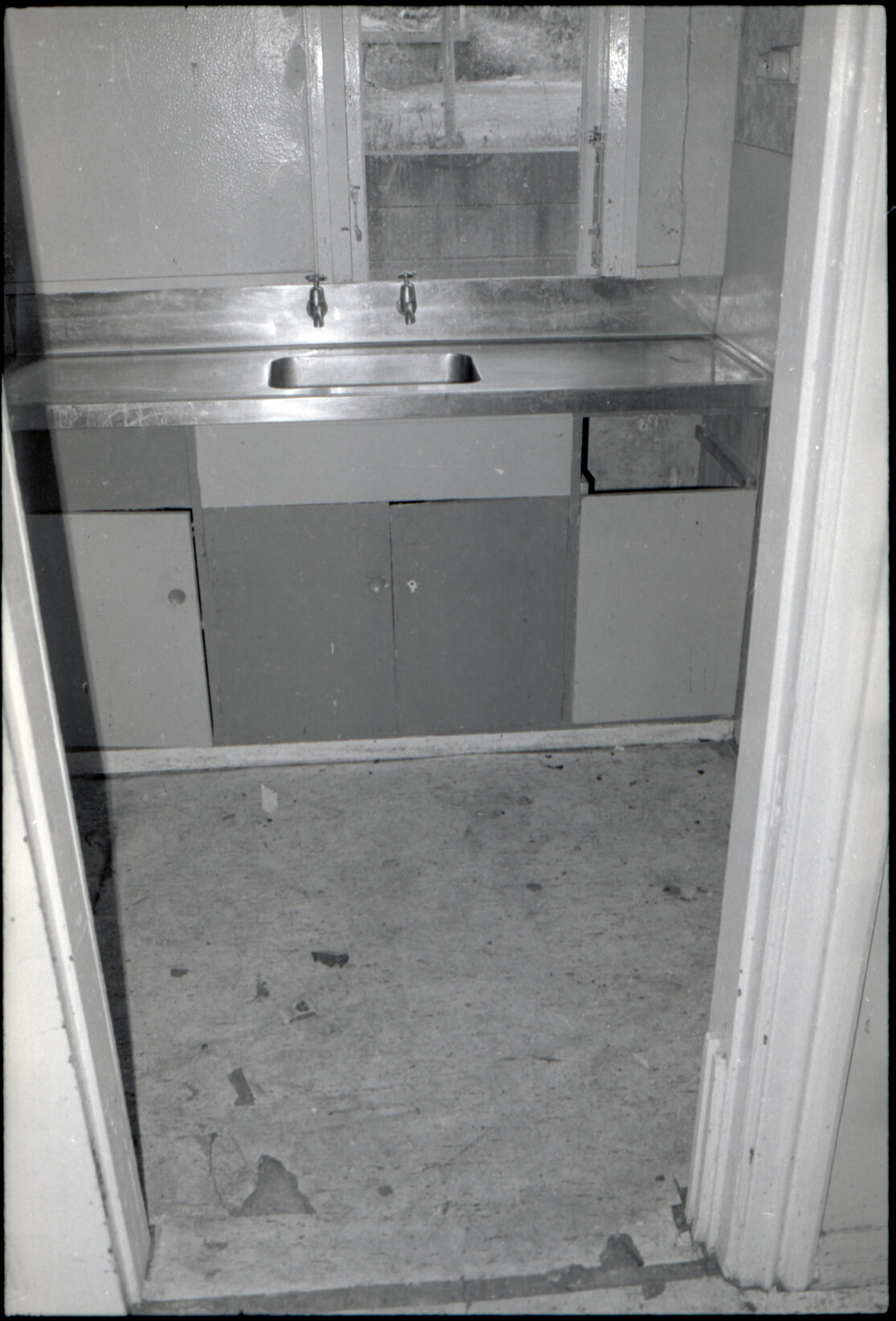 69-77 Aro Street, inside and outside