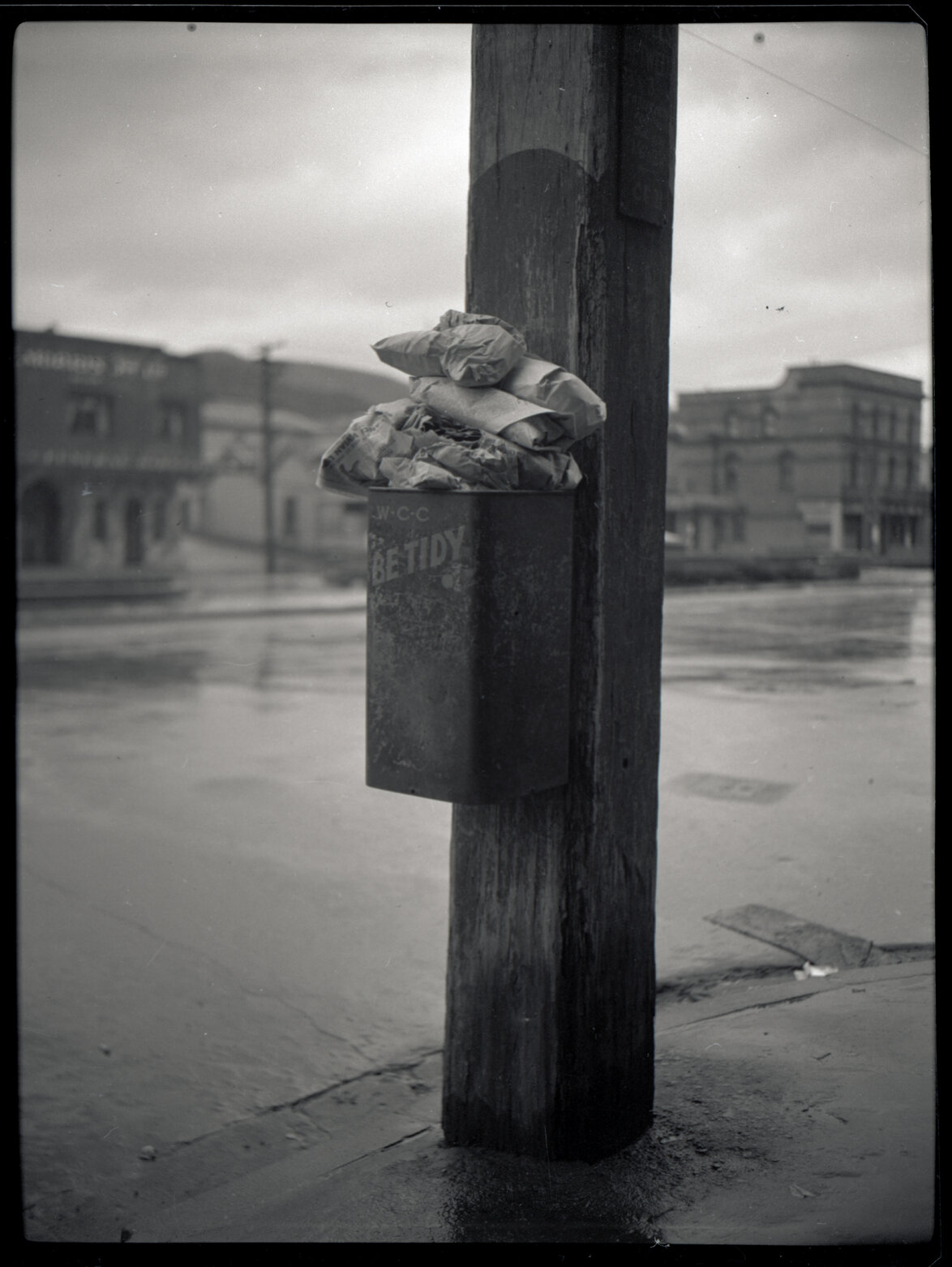 Various rubbish themed images