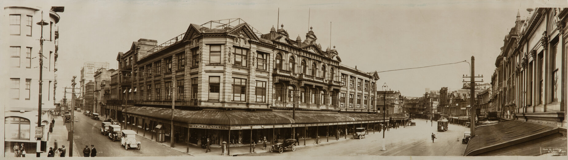 Panorama of Lambton Quay (2)