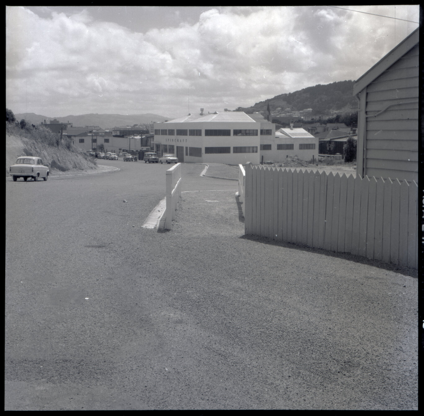 a. Streetscape, Hanson Street