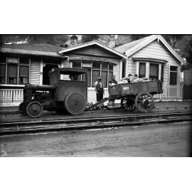 147 and 149 Aro Street, workmen with tractor and cart no.11