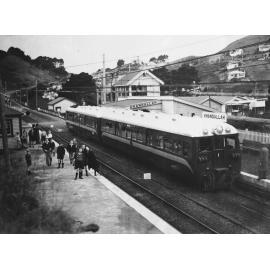 Khandallah Railway Station, electrification of the Johnsonville Line
