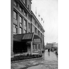 Wellington Railway Station, west side entrance, Thorndon Quay