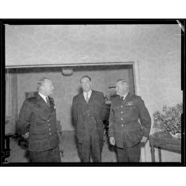 Wing-Commander Graney, Task Force Commander RAAF, with Mayor Kitts