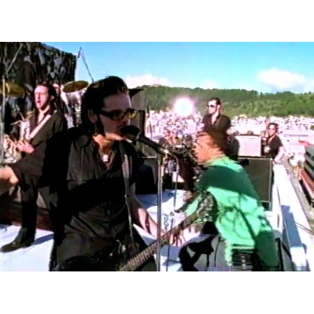 Head Like a Hole, 'I'm on Fire'. Music Video