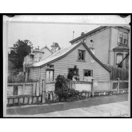 Dwelling, Ghuznee Street - residence of T W McKenzie