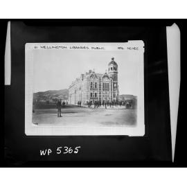 Wellington Public Library, citizens inspecting library after earthquake of 21 May 1894
