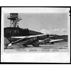 Airplanes, Rongotai Airport
