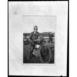 Verne Grove, rider at the Kilbirnie Speedway