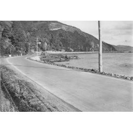 Photograph of the new alsphaltic concrete surface, Days Bay [Muratai] Road, May 1926