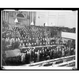 Group photograph of the attendees of the Municipal Conference, Wellington Town Hall