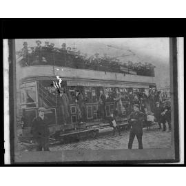 5 o' clock car from Government Station - the Island Bay workers car on Kent Terrace / Courtenay Place.