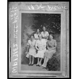 Wellington Public Library staff at staff picnic, Days Bay