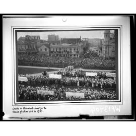 Royal Visit , elevated view of Molesworth Street and Kate Sheppard Place, showing crowds gathered to welcome the Prince of Wales