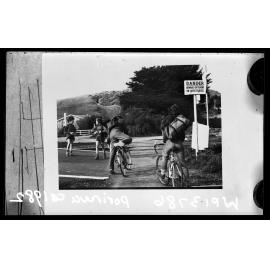 Level Railway Crossing, Porirua