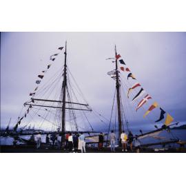 Summer City - Landing Party