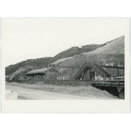 Ngauranga Railway Station, view looking south