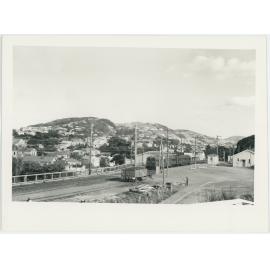 Train at Ngaio Railway Station, view looking south
