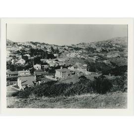 Down Express stopped on Johnsonville Railway Line, Ngaio